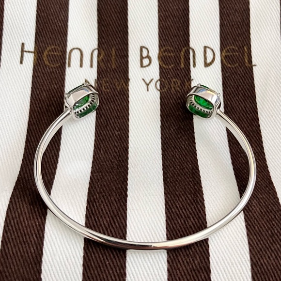NWOT Henri Bendel open bangle bracelet. - Picture 6 of 7